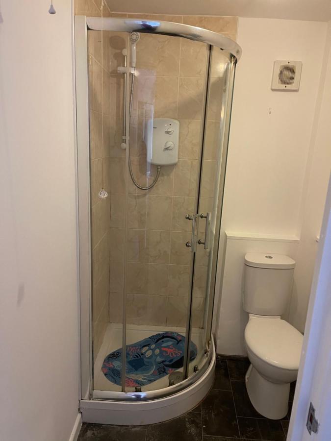 Spacious, Sleeps 17, 3 Bathrooms, Parking, מנספילד מראה חיצוני תמונה