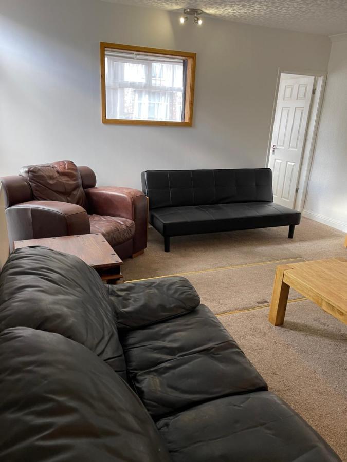 Spacious, Sleeps 17, 3 Bathrooms, Parking, מנספילד מראה חיצוני תמונה