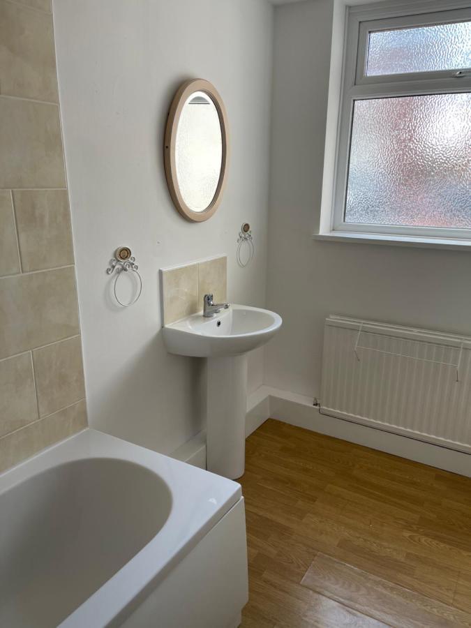Spacious, Sleeps 17, 3 Bathrooms, Parking, מנספילד מראה חיצוני תמונה
