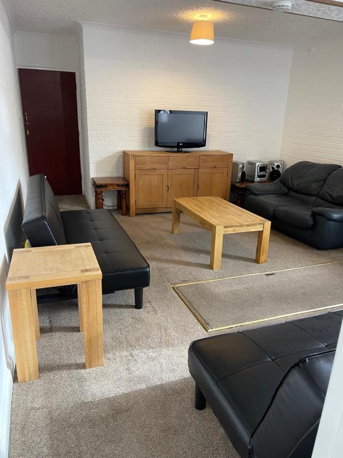 Spacious, Sleeps 17, 3 Bathrooms, Parking, מנספילד מראה חיצוני תמונה
