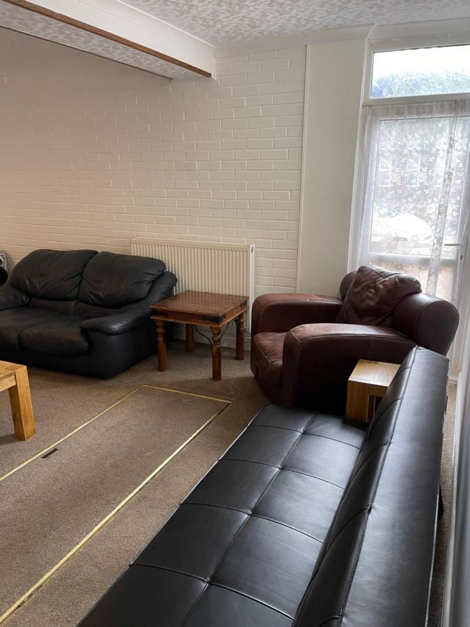Spacious, Sleeps 17, 3 Bathrooms, Parking, מנספילד מראה חיצוני תמונה
