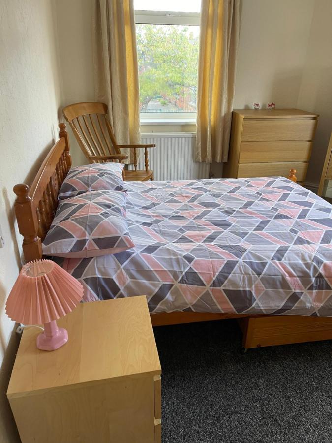 Spacious, Sleeps 17, 3 Bathrooms, Parking, מנספילד מראה חיצוני תמונה