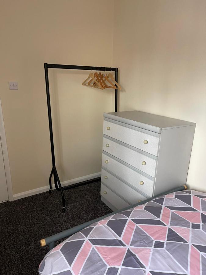 Spacious, Sleeps 17, 3 Bathrooms, Parking, מנספילד מראה חיצוני תמונה