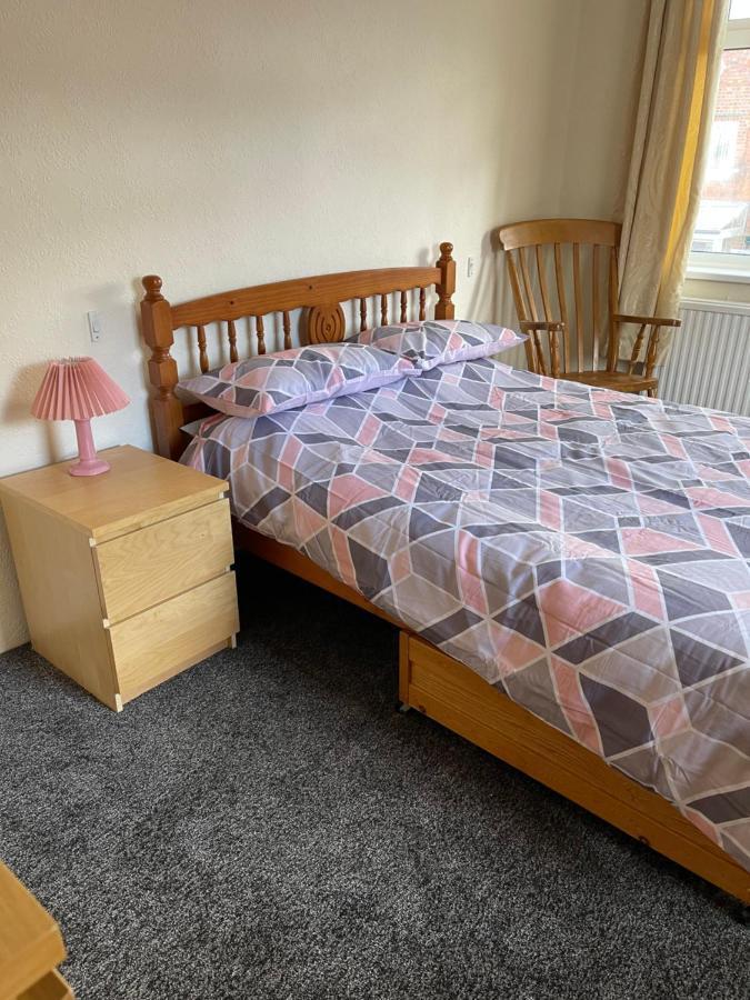 Spacious, Sleeps 17, 3 Bathrooms, Parking, מנספילד מראה חיצוני תמונה