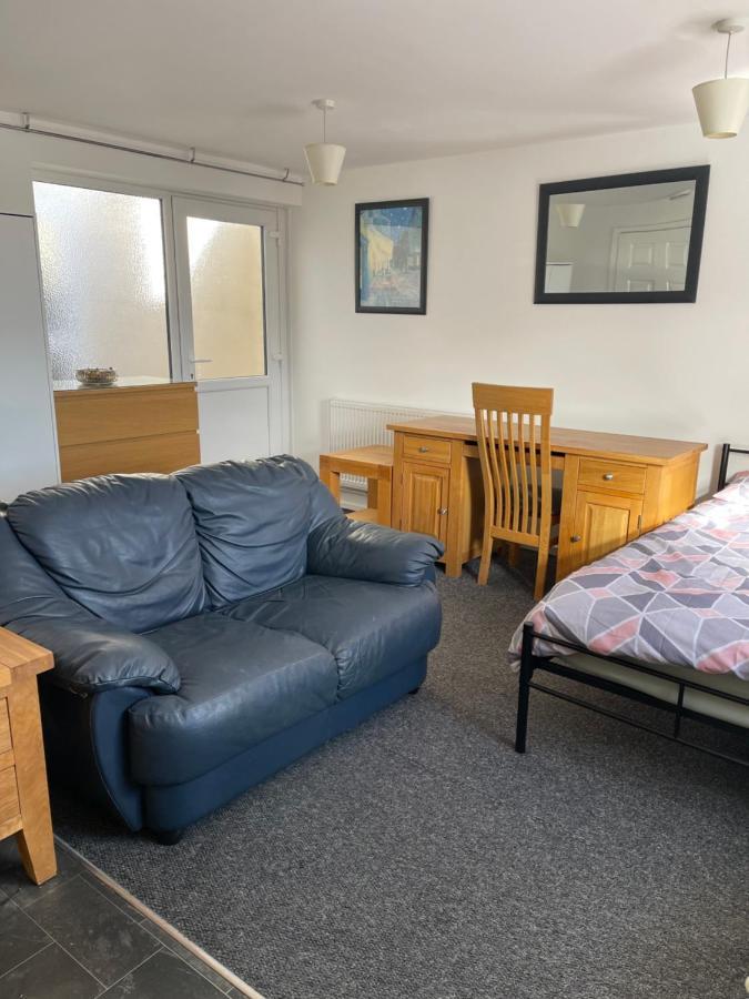 Spacious, Sleeps 17, 3 Bathrooms, Parking, מנספילד מראה חיצוני תמונה