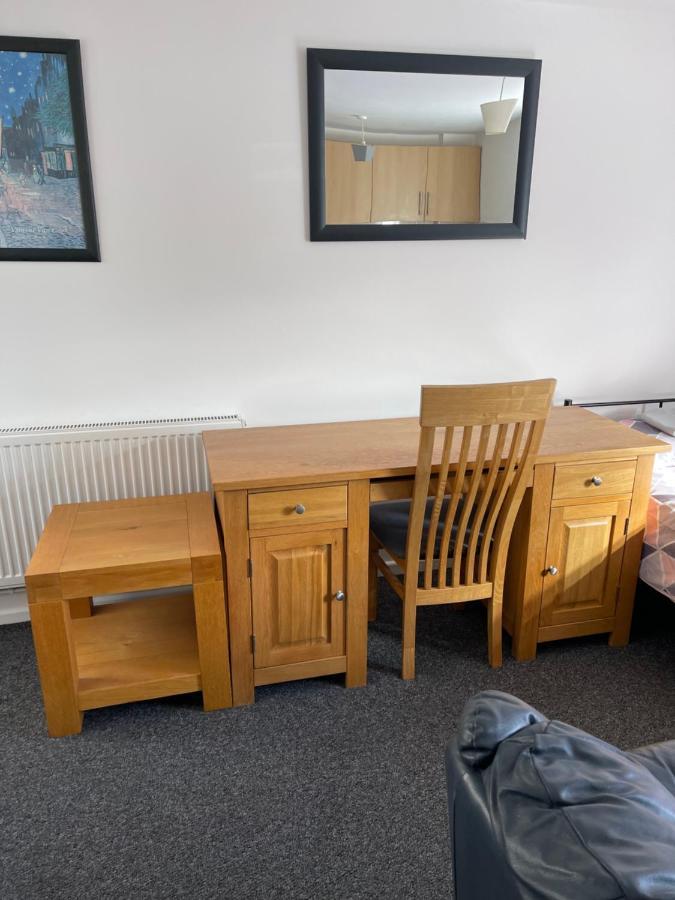 Spacious, Sleeps 17, 3 Bathrooms, Parking, מנספילד מראה חיצוני תמונה