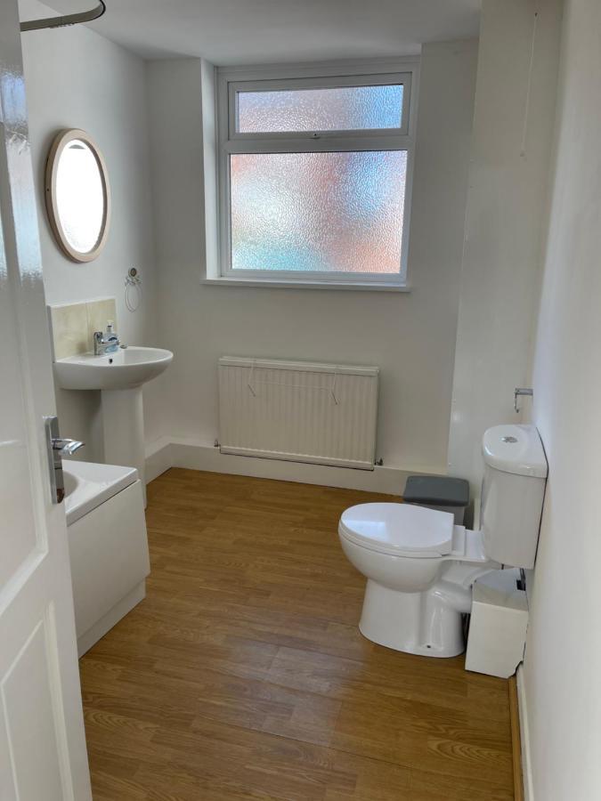Spacious, Sleeps 17, 3 Bathrooms, Parking, מנספילד מראה חיצוני תמונה