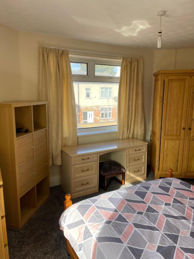 Spacious, Sleeps 17, 3 Bathrooms, Parking, מנספילד מראה חיצוני תמונה