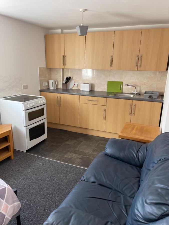 Spacious, Sleeps 17, 3 Bathrooms, Parking, מנספילד מראה חיצוני תמונה